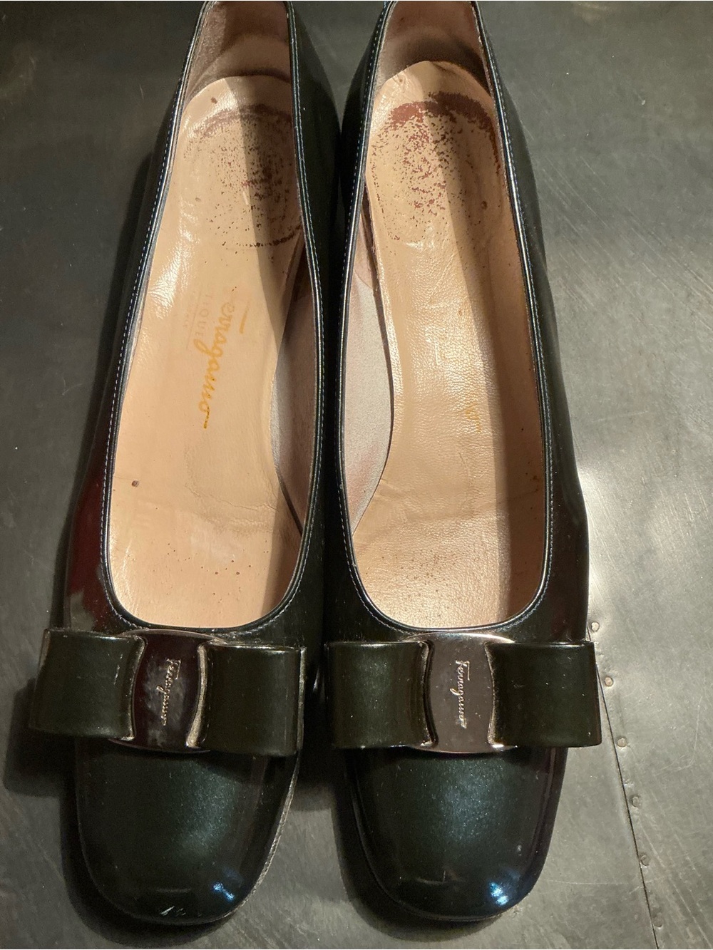 Vintage Salvatore Ferragamo Blue Patent Vara Bow Pumps - Women's